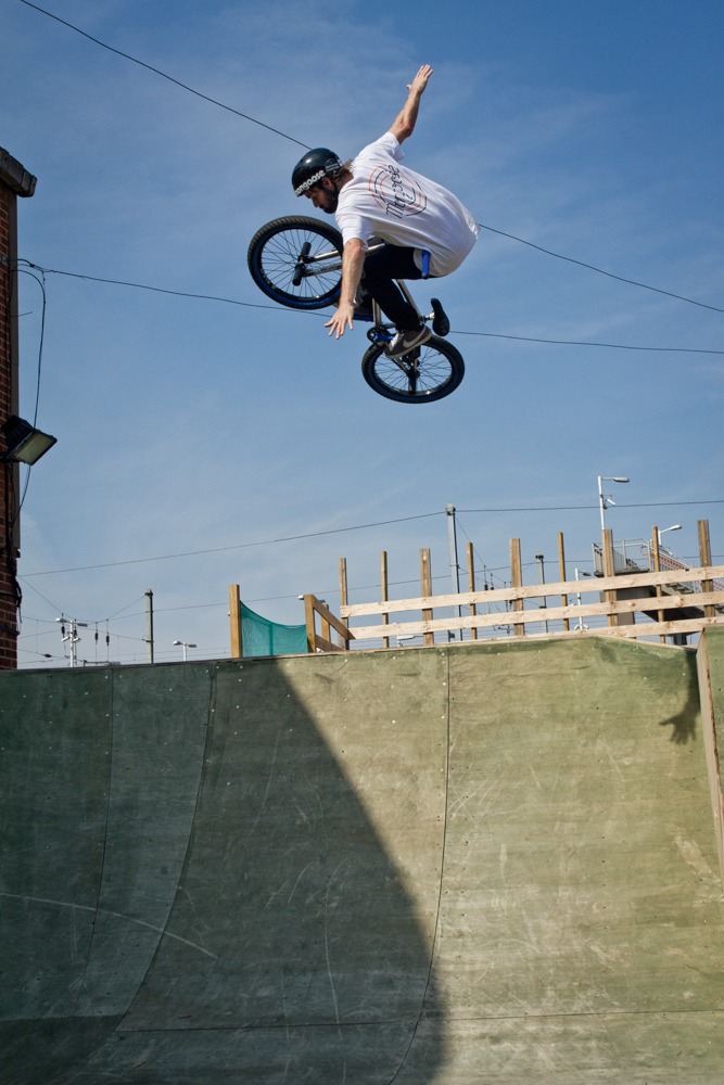 BMX BASICS How to Tuck NoHander Ride UK BMX