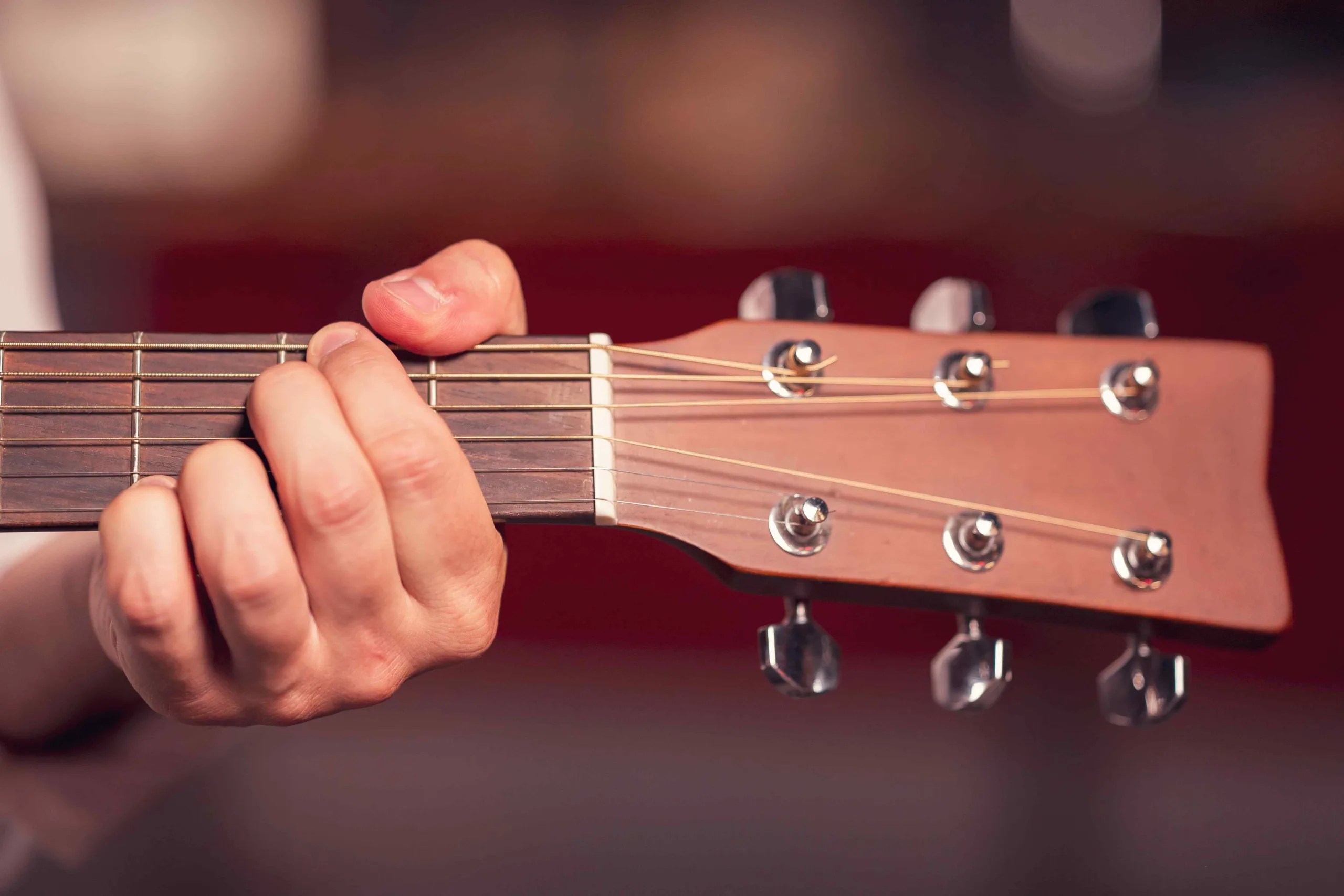 How to tune an electric guitar