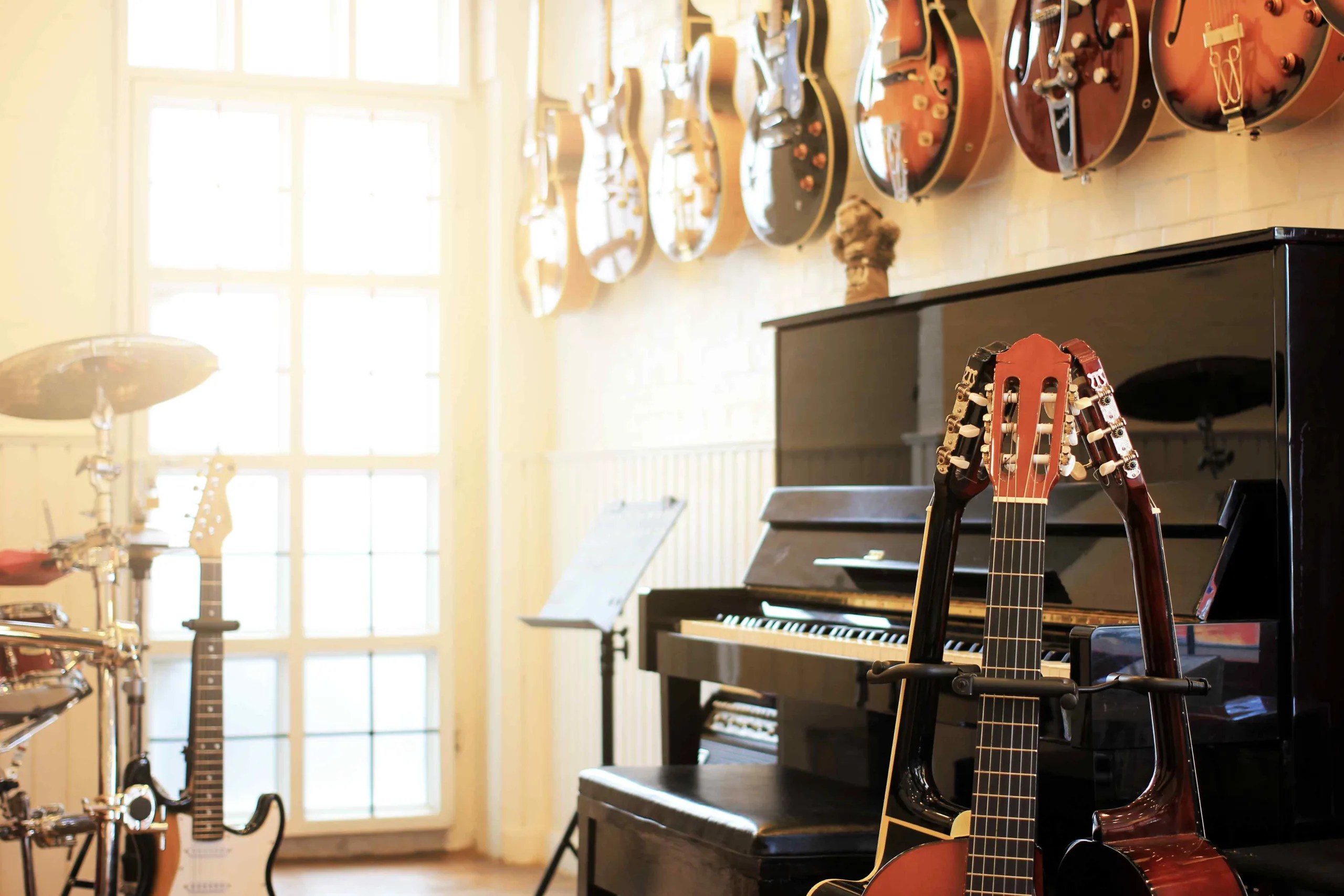 How To Store A Guitar Properly?