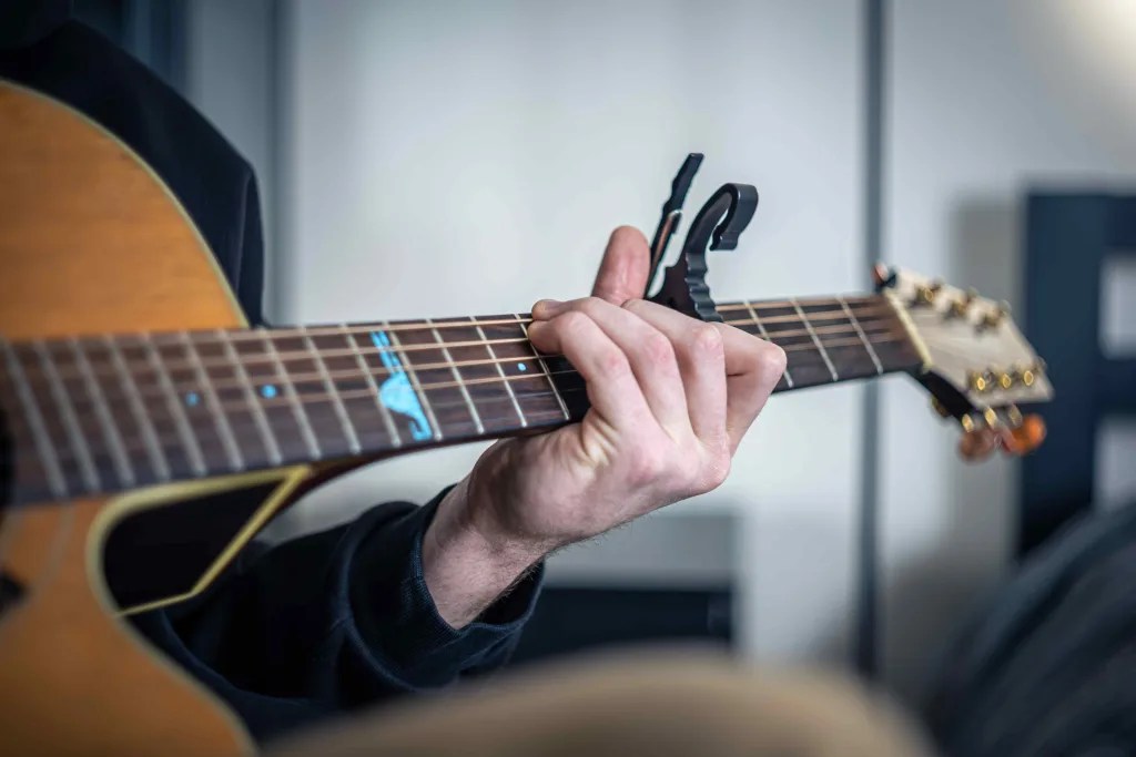 How to Use a Guitar Slide Lesson With TAB