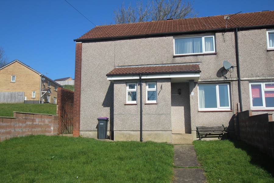 Bythway Road, Trevethin, Pontypool NP4 8DY Right Bricks