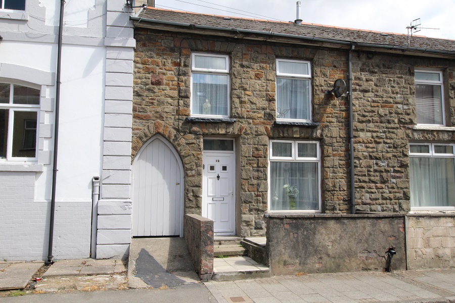 Baglan Street, Treherbert, Treorchy, Rhondda Cynon Taf CF42 5AS Right