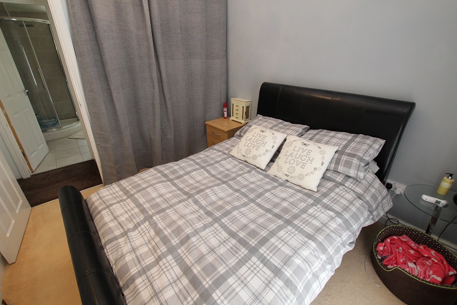 Baglan Street, Treherbert, Treorchy, Rhondda Cynon Taf CF42 5AS Right