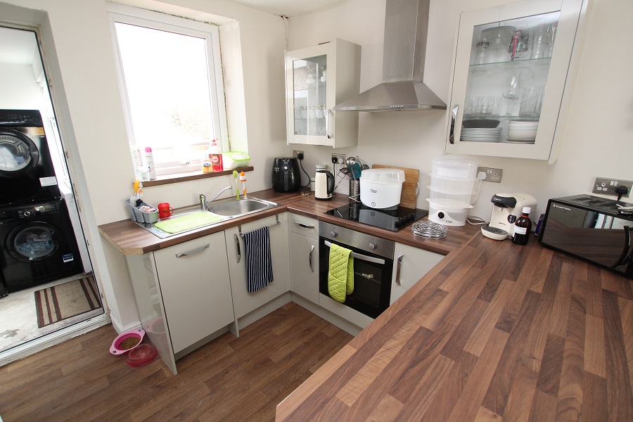 Baglan Street, Treherbert, Treorchy, Rhondda Cynon Taf CF42 5AS Right