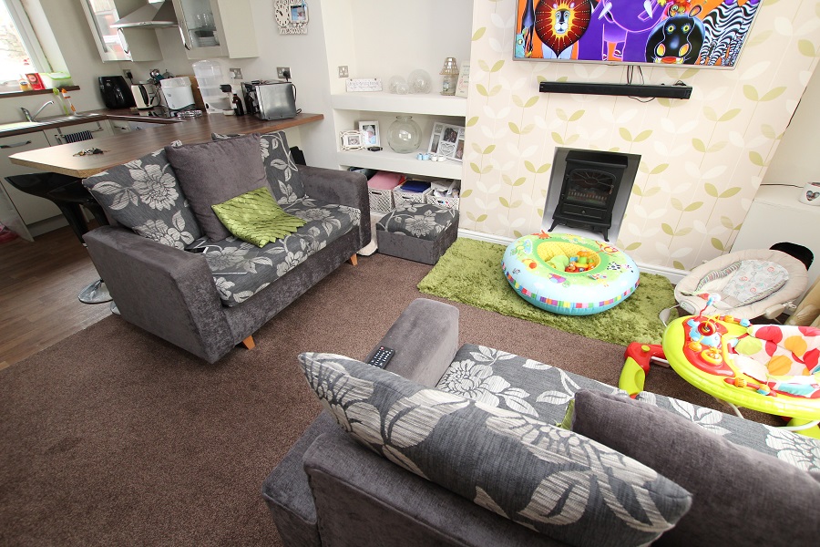 Baglan Street, Treherbert, Treorchy, Rhondda Cynon Taf CF42 5AS Right