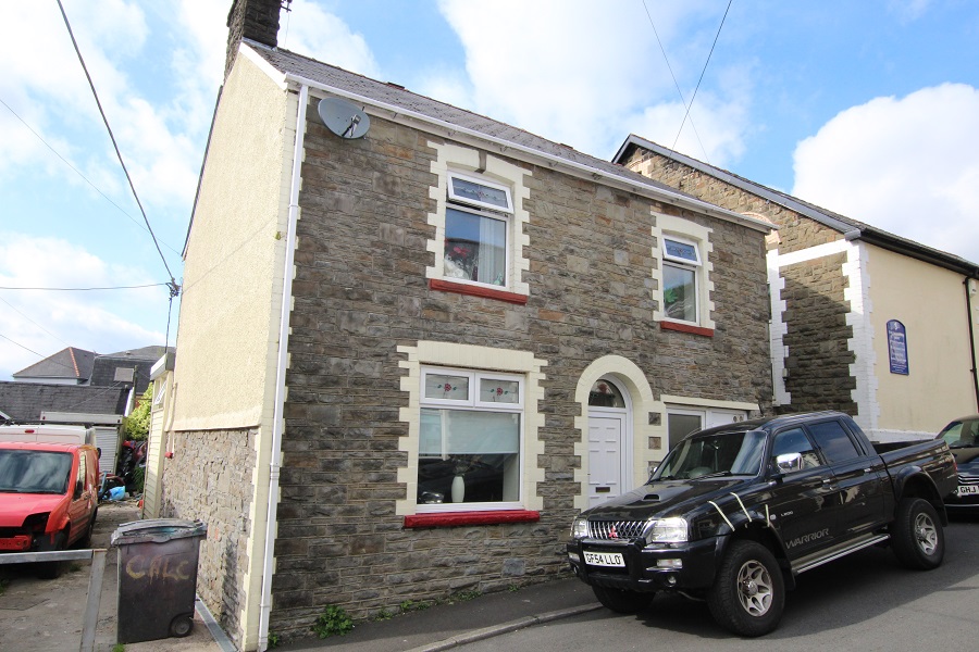 Hill Street, Abertillery, Gwent NP13 1AL Right Bricks