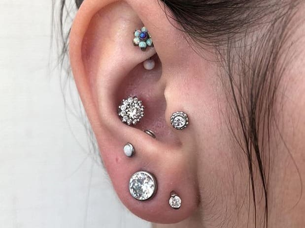 Anti Tragus Piercing [50+ Ideas] and Complete Guide RightPiercing