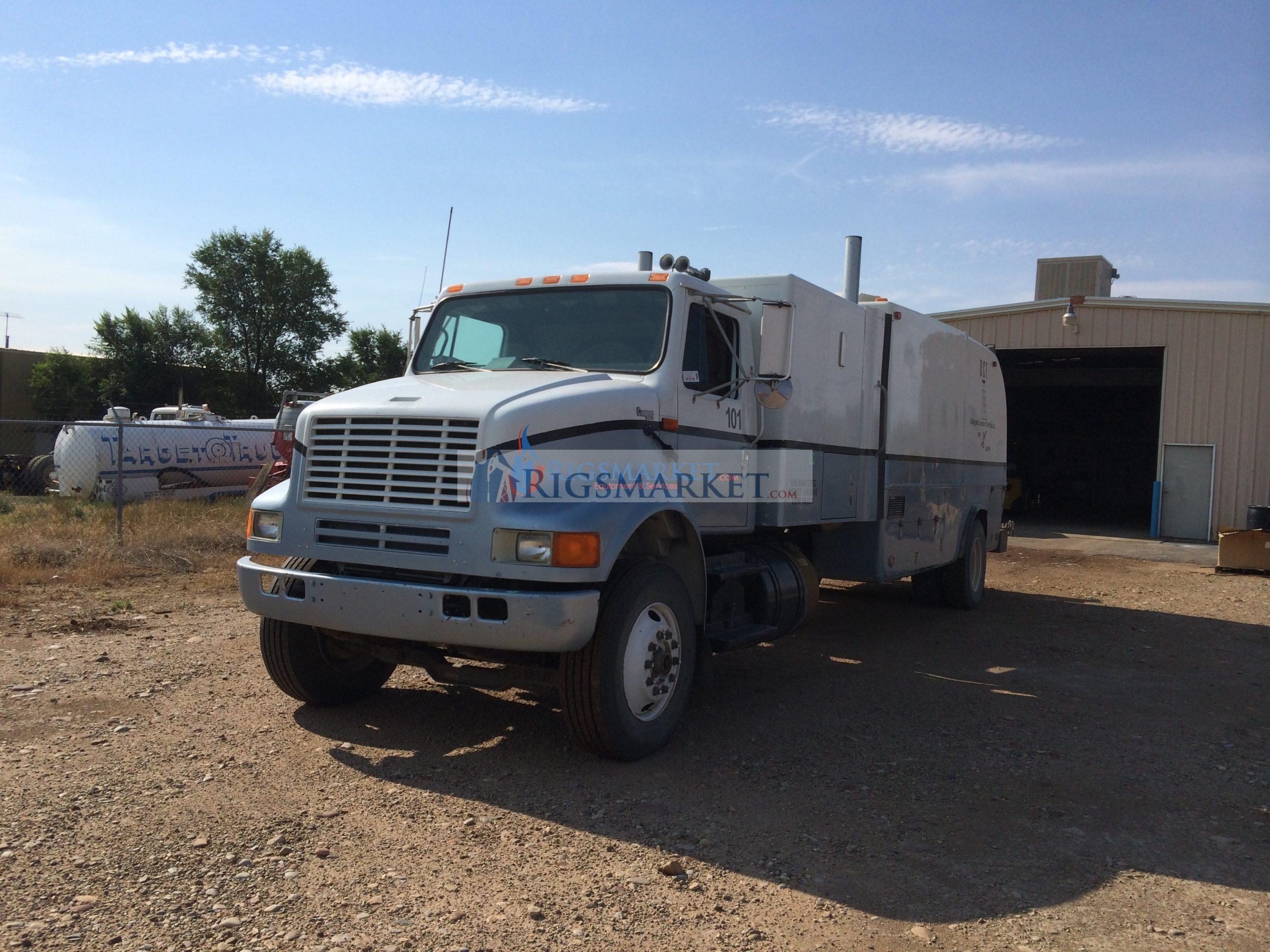 Mack wireline truck