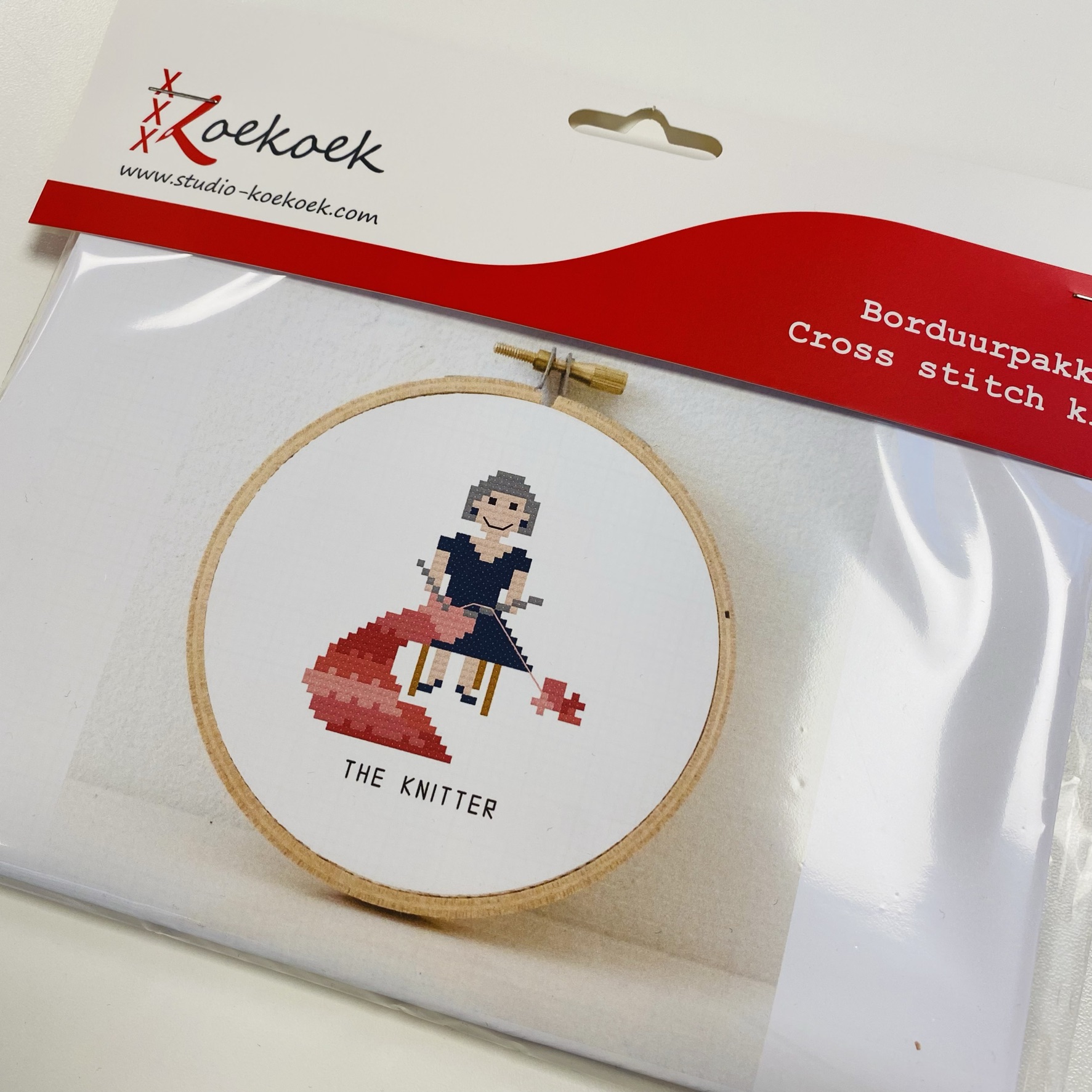 Studio Koekoek Broderikit "Stitch a Job The Knitter, Female" RiLa