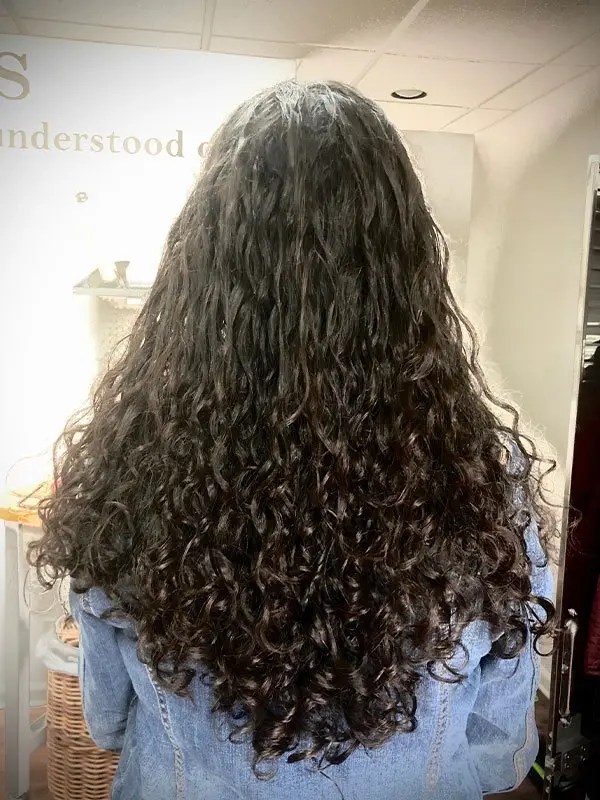 Shaping & Hydrating Curly Hair Salon in Salinas