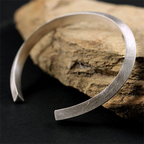 Stainless Steel vs Sterling Silver Jewelry