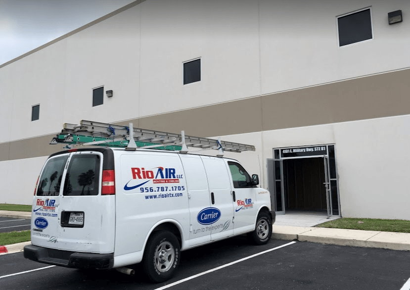 A professional HVAC service in Pharr, TX, 78577