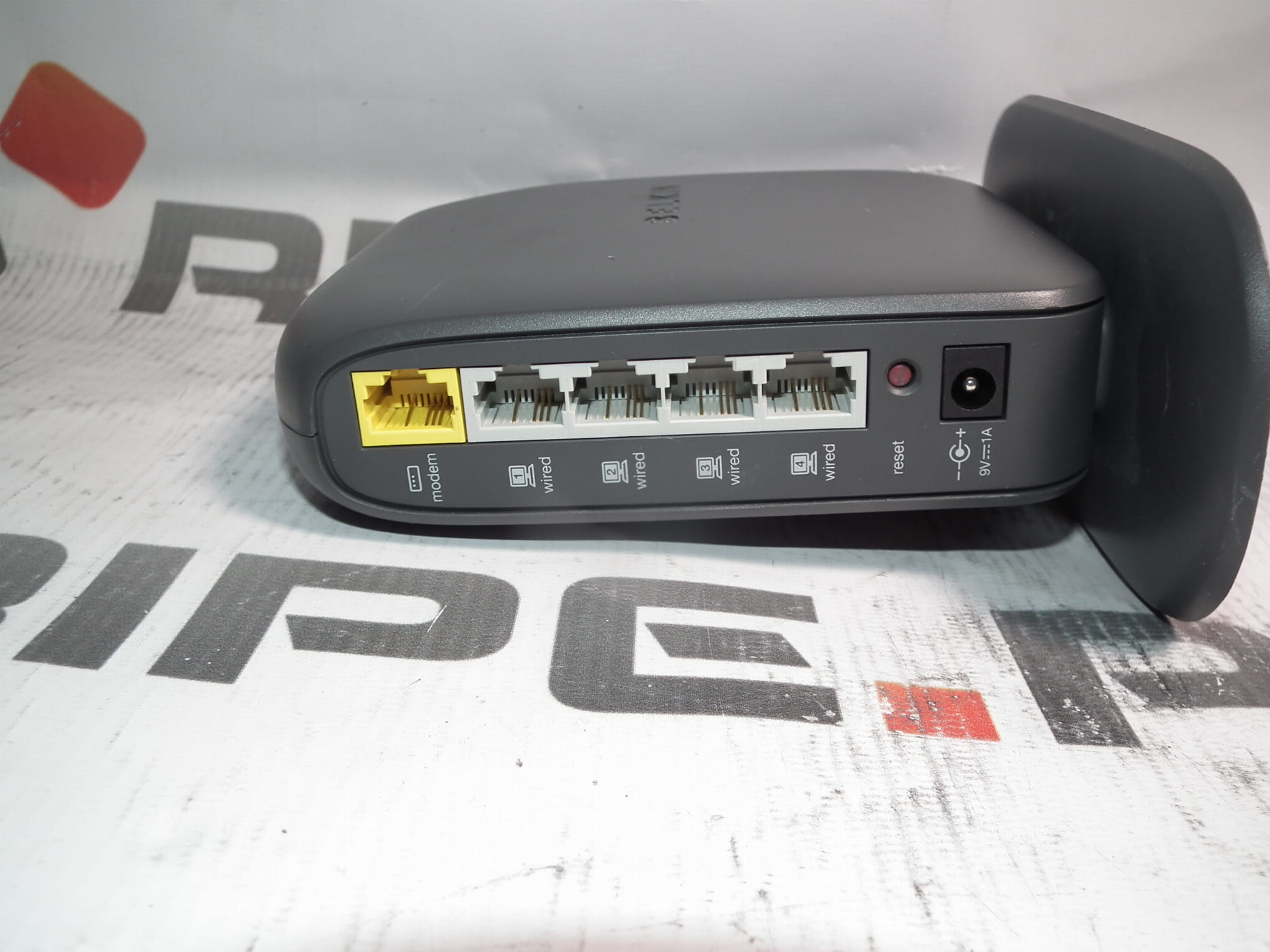 Belkin F7D1301 v1 wireless router 802.11b/g/n RIPE.pl Poleasingowe