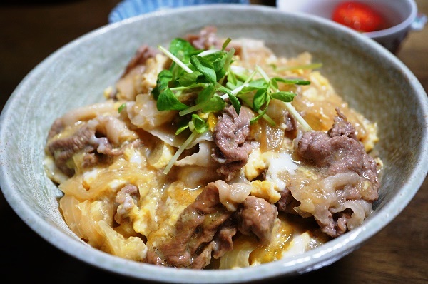 めんつゆで簡単！豚肉の他人丼 クックパッド人気レシピ リサコログ
