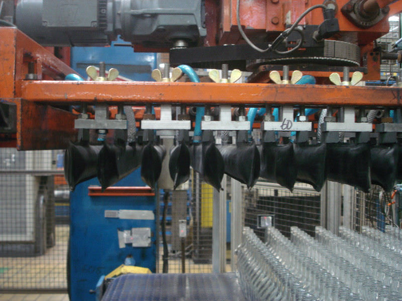 Pneumatic cylinder / doubleacting / flexible / for lifting