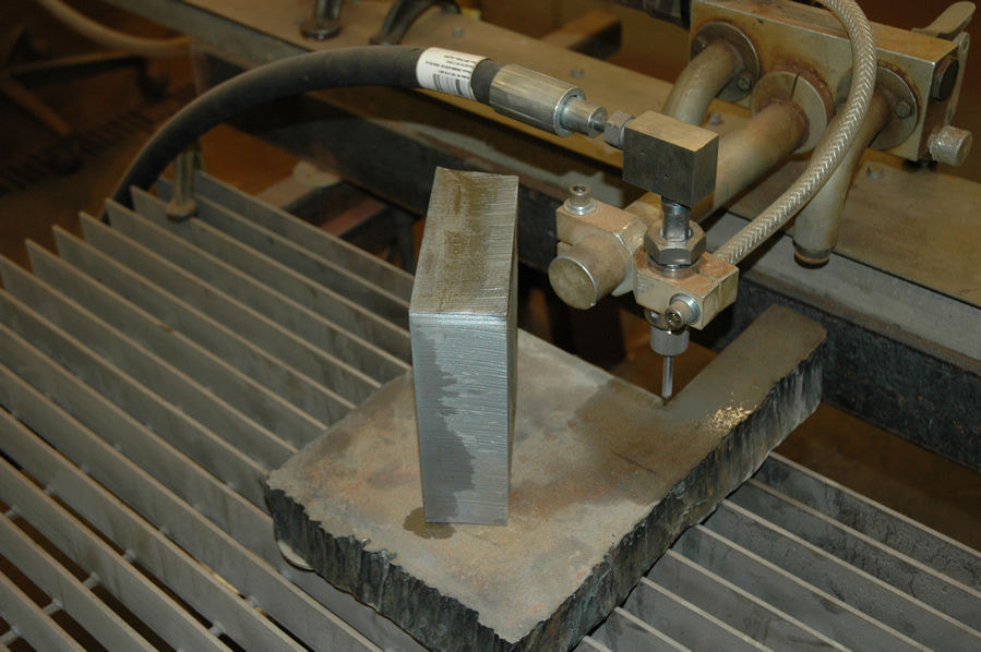 Abrasive waterjet cutting system / for concrete reinforcements / pipe