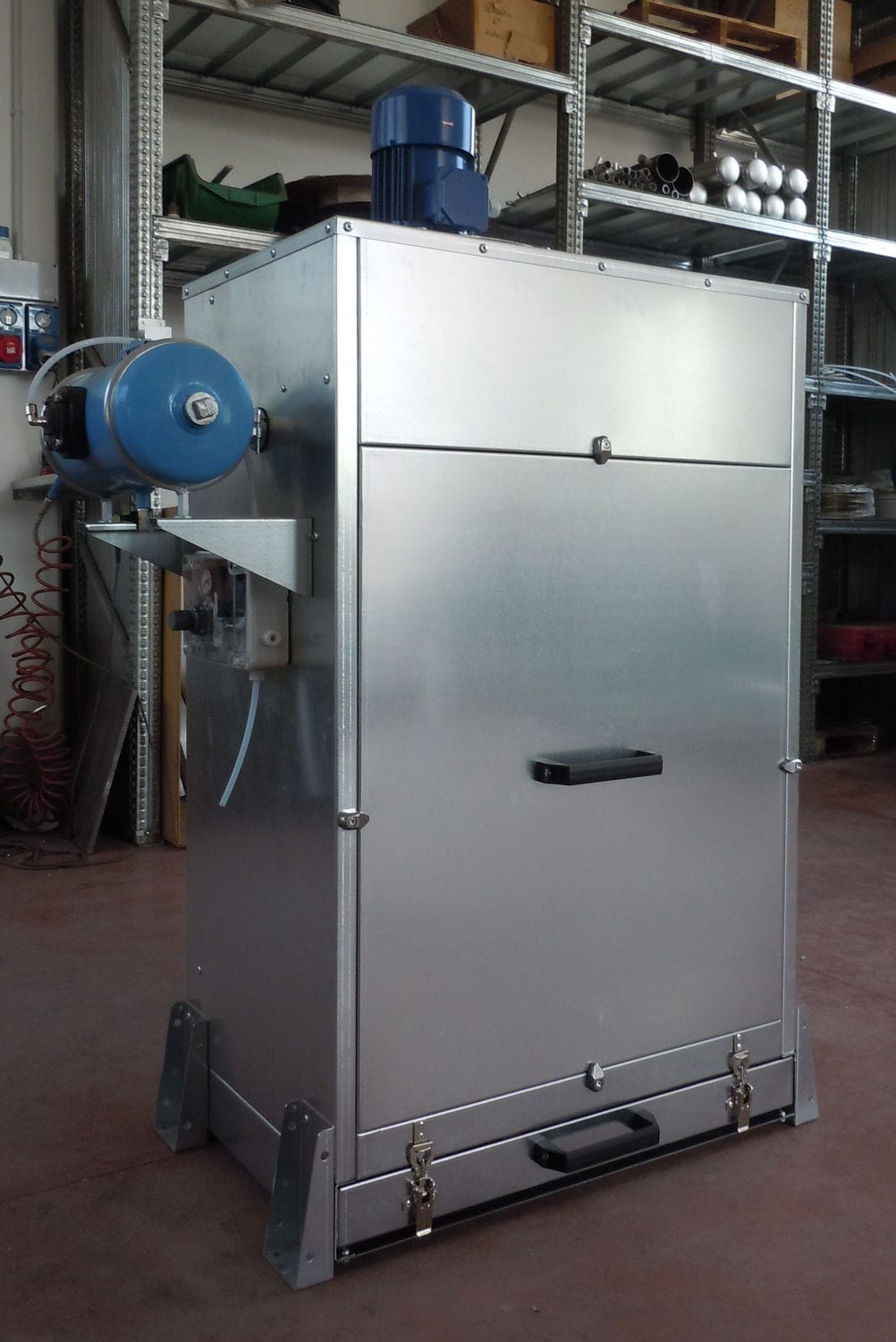 Cartridge dust collector / reverse air cleaning / compact / self