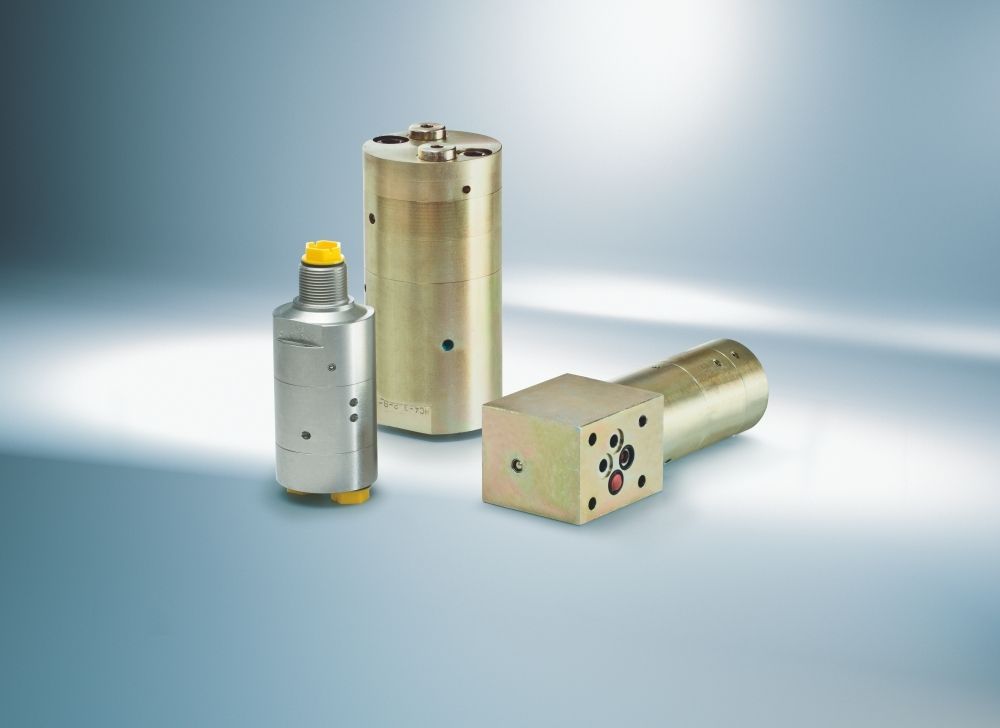 Fluid pressure regulator / multistage / for hydraulic applications