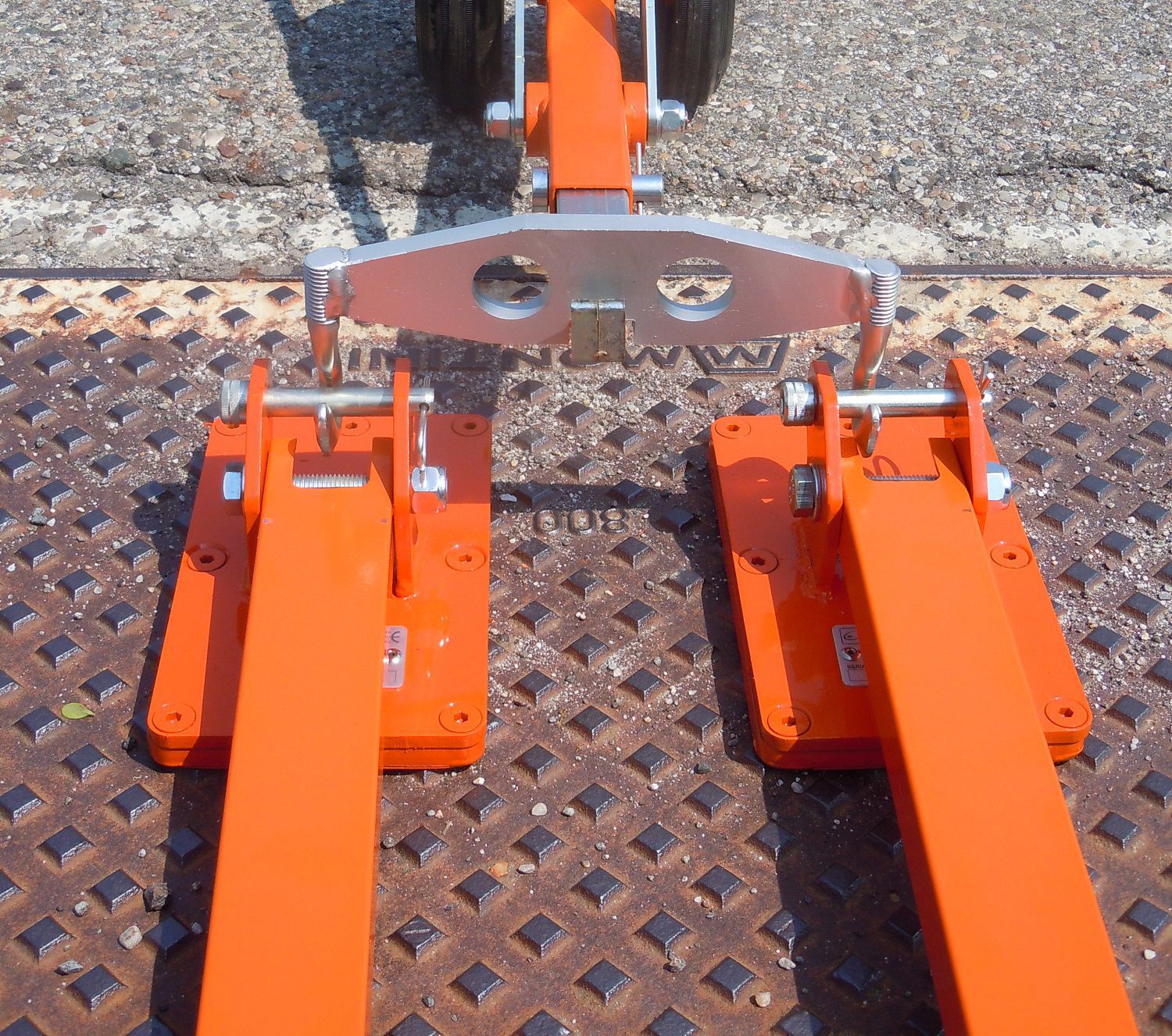 Manual manhole cover lifter / foldable / wheel RITM Industry