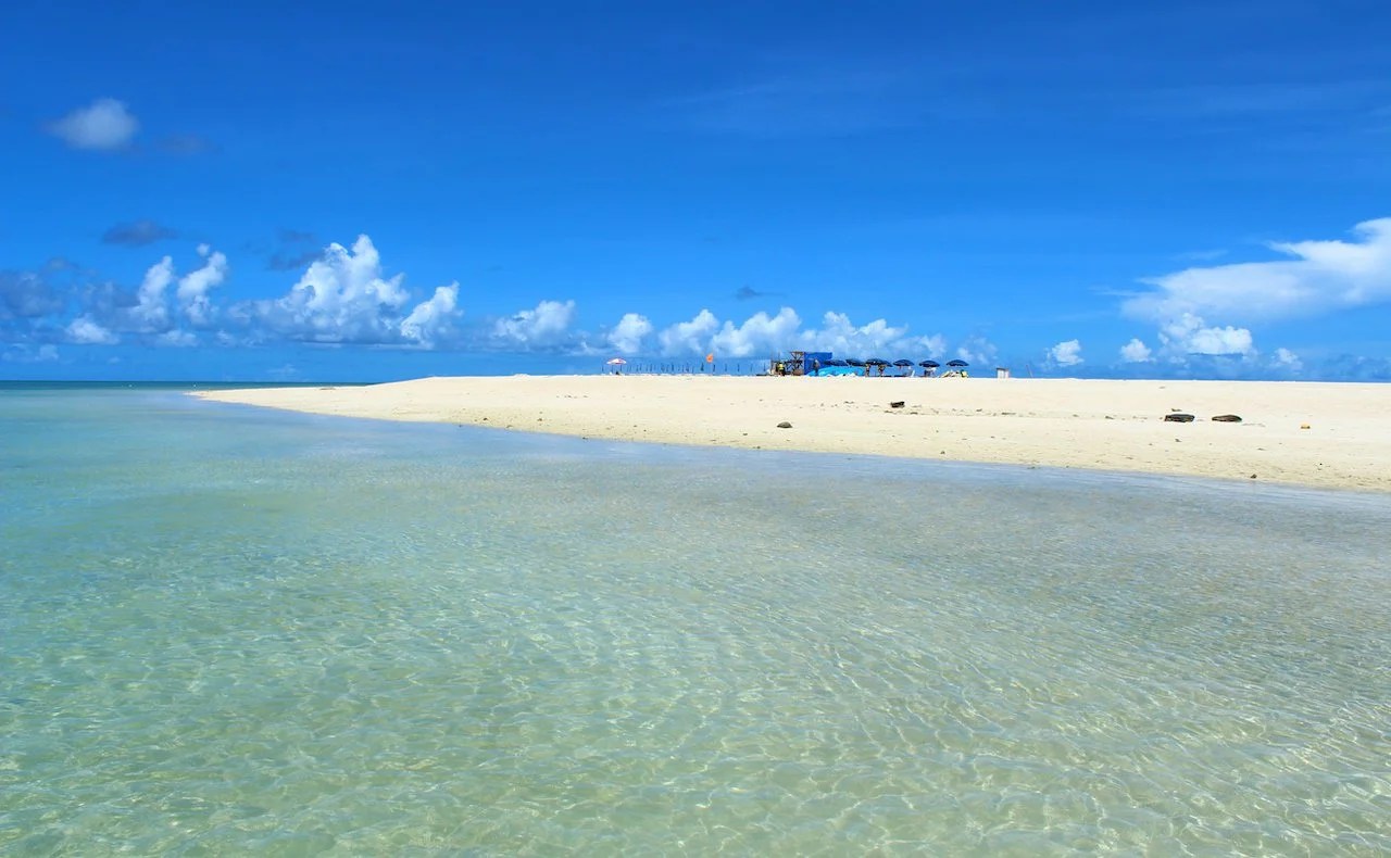 【久米島】はての浜への行き方と見どころ＆上陸ツアー 離島ガイド