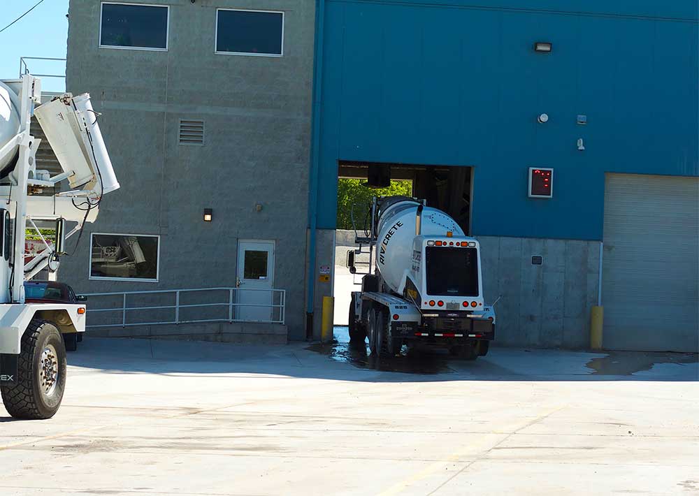 Concrete Delivery Milwaukee, WI Waukesha, WI Riv/Crete Readymix Concrete Delivery