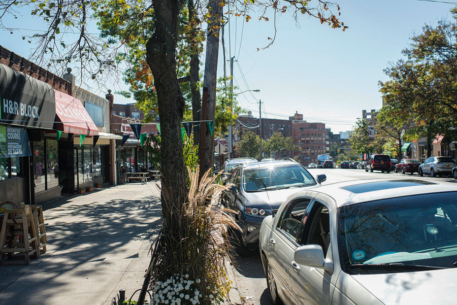 Cabs ignore meters, wait for fares on Riverdale Avenue The Riverdale