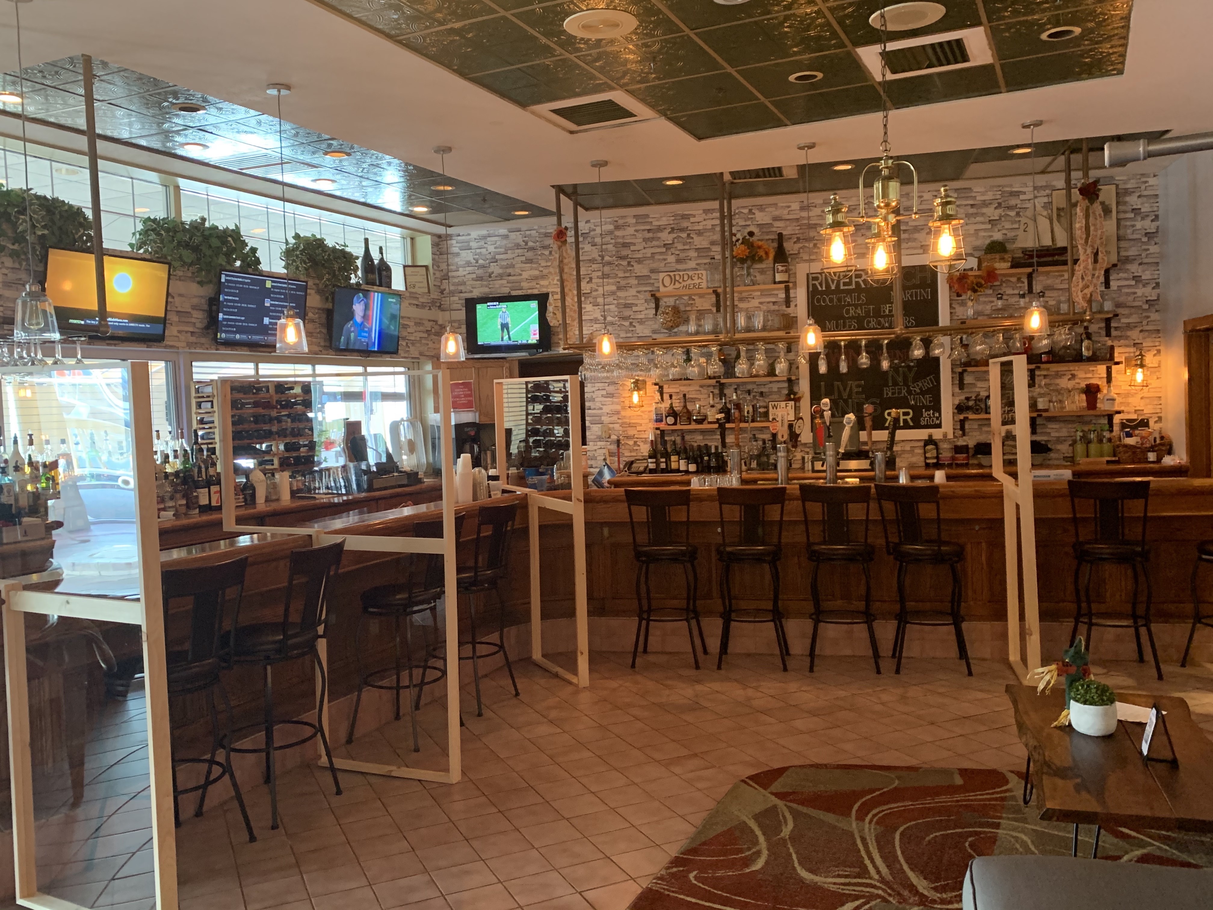 BAR 1000 Islands Hotel Alexandria Bay NY Riveredge Resort