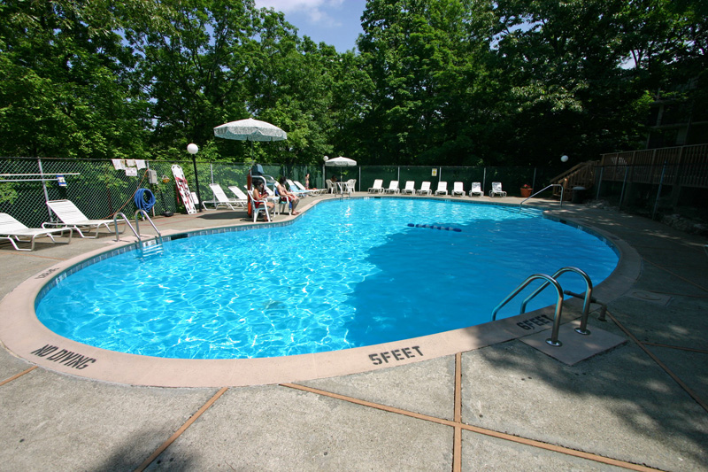 ResortStyle Living River House Peekskill