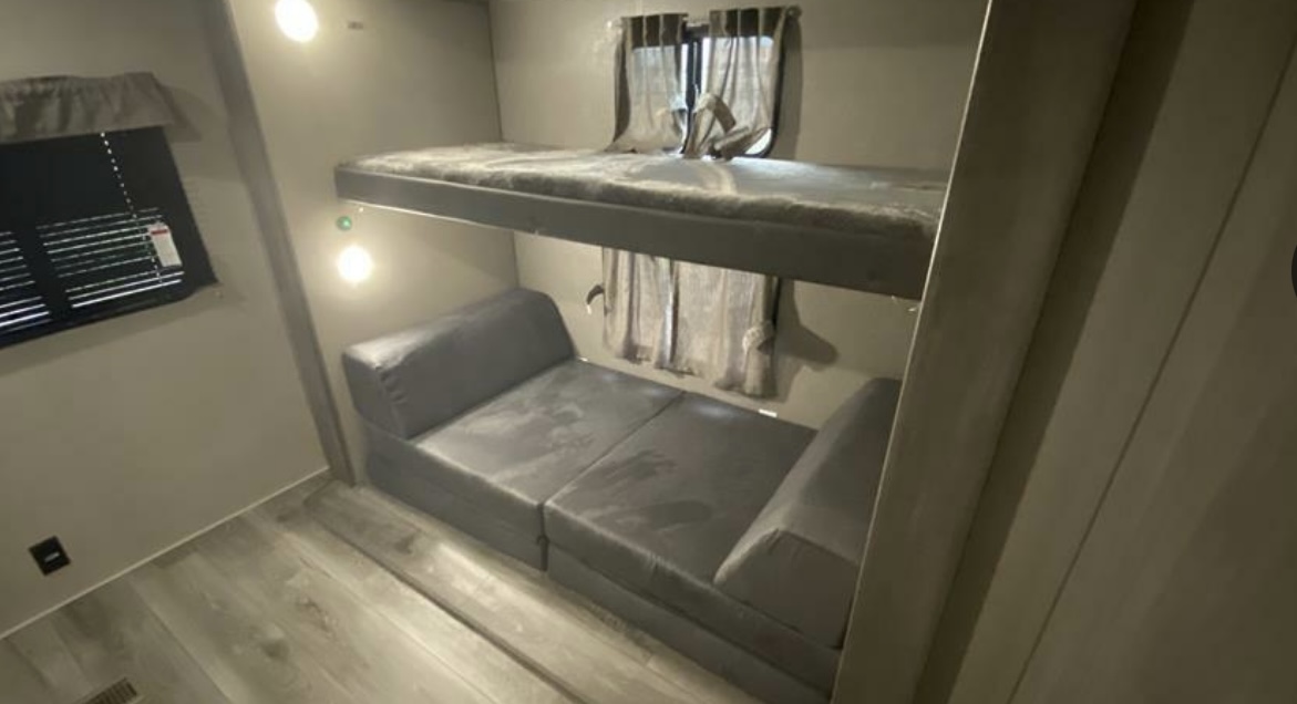 2021 Coachmen Catalina River Road Rental