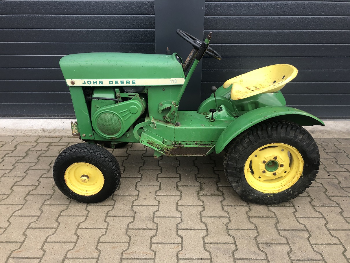 John Deere 110 ‘Round Fender’ Riverside Vintage