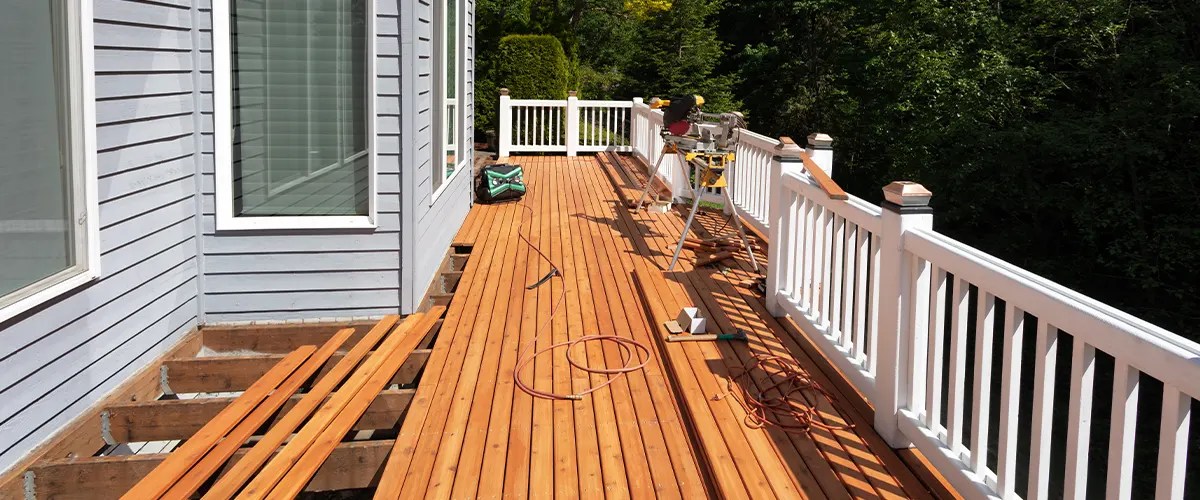 The Best Way Of Replacing Deck Boards In 6 Quick Steps