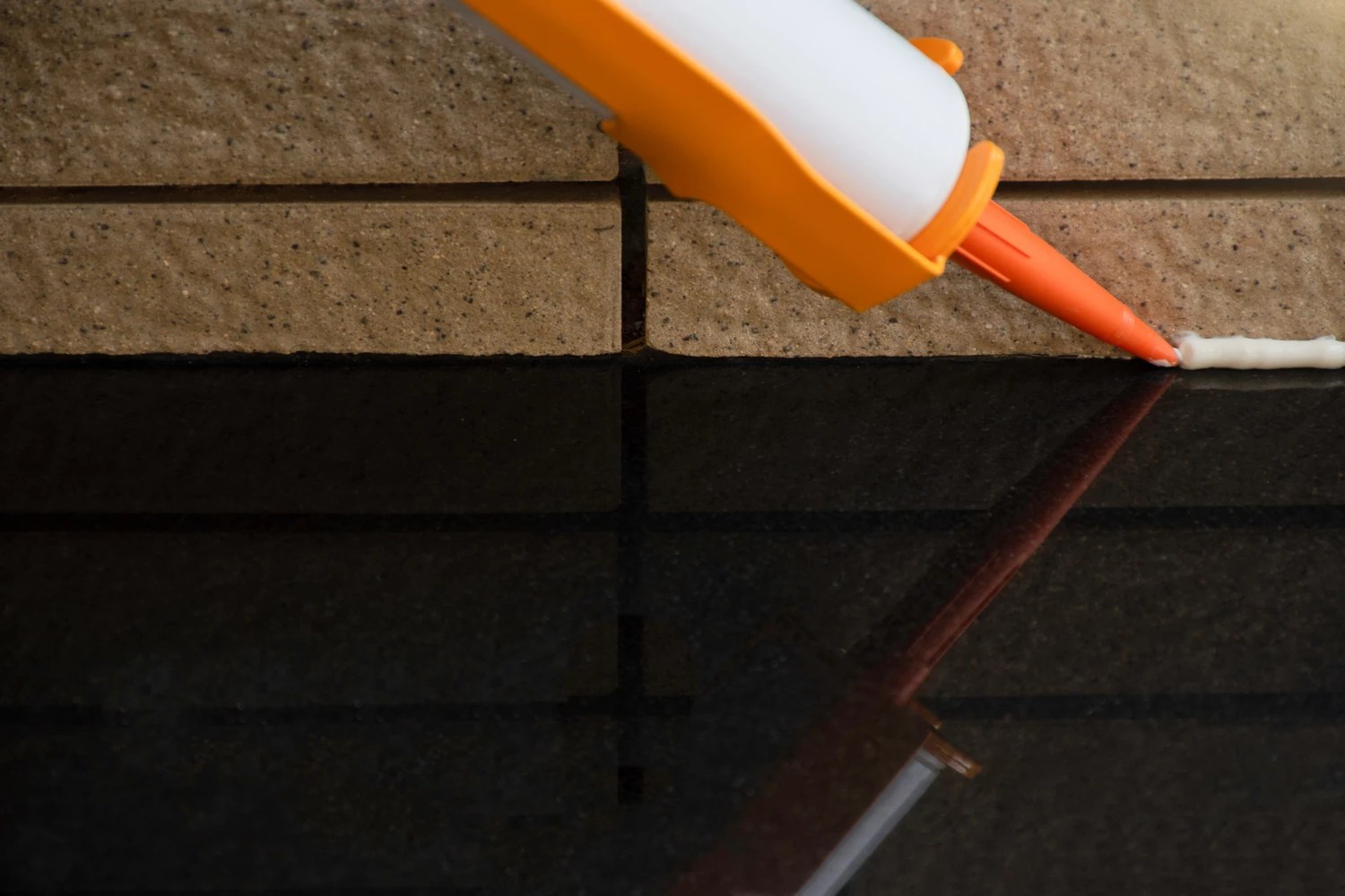 R&J Tuckpointing Caulking & Sealing