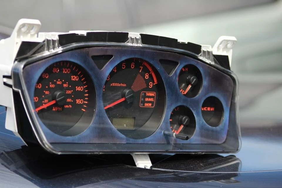 Evo 8/9 Gauge Cluster Overlay RK Titanium