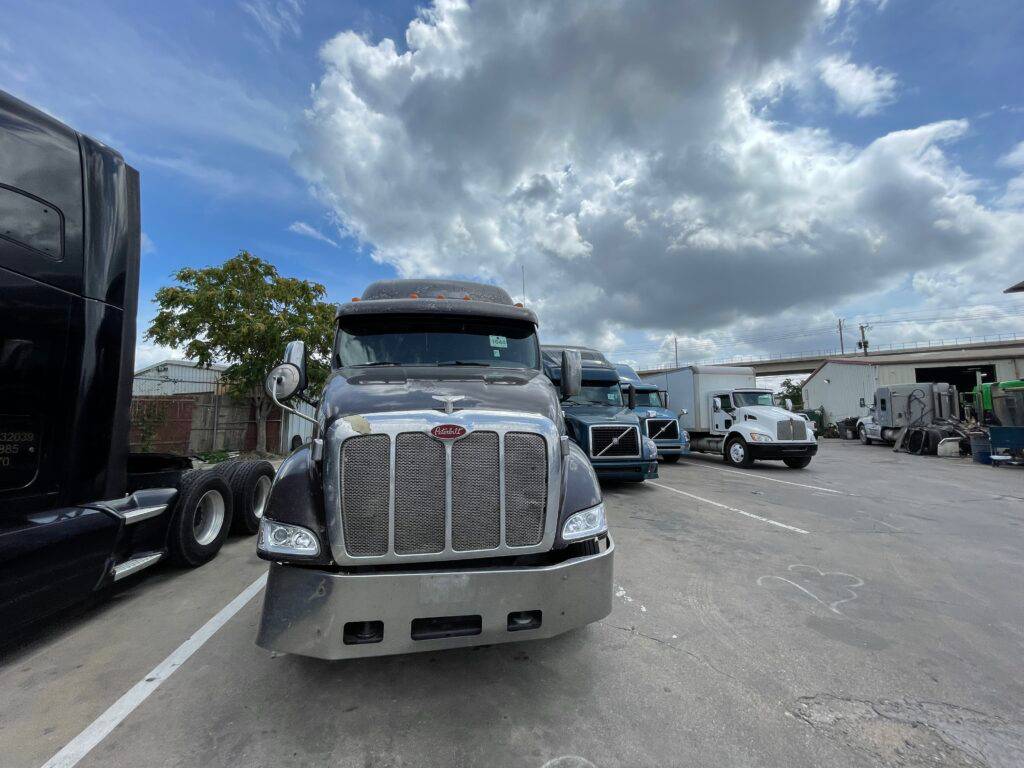 Key Considerations When Buying a Used 26ft Peterbilt Box Truck with
