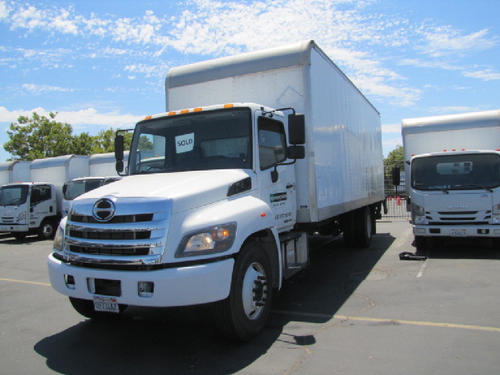 2017 HINO 26FT BOX TRUCK WITH LIFT GATE (Tag 1262) RK Truck Sales