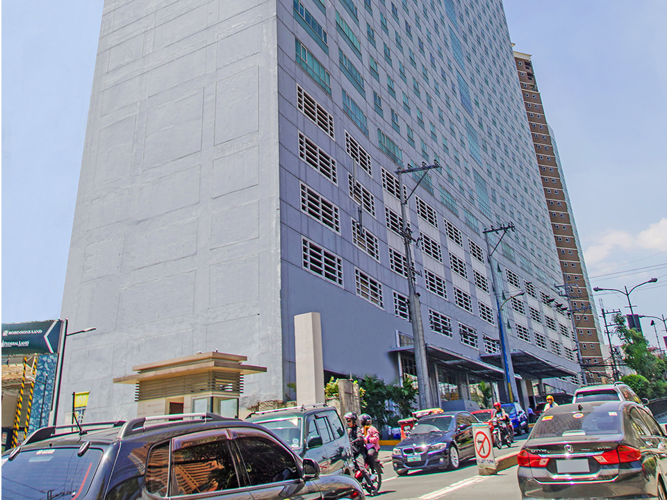 Robinsons Cybergate Center 3 RCR RL Commercial REIT, Inc.