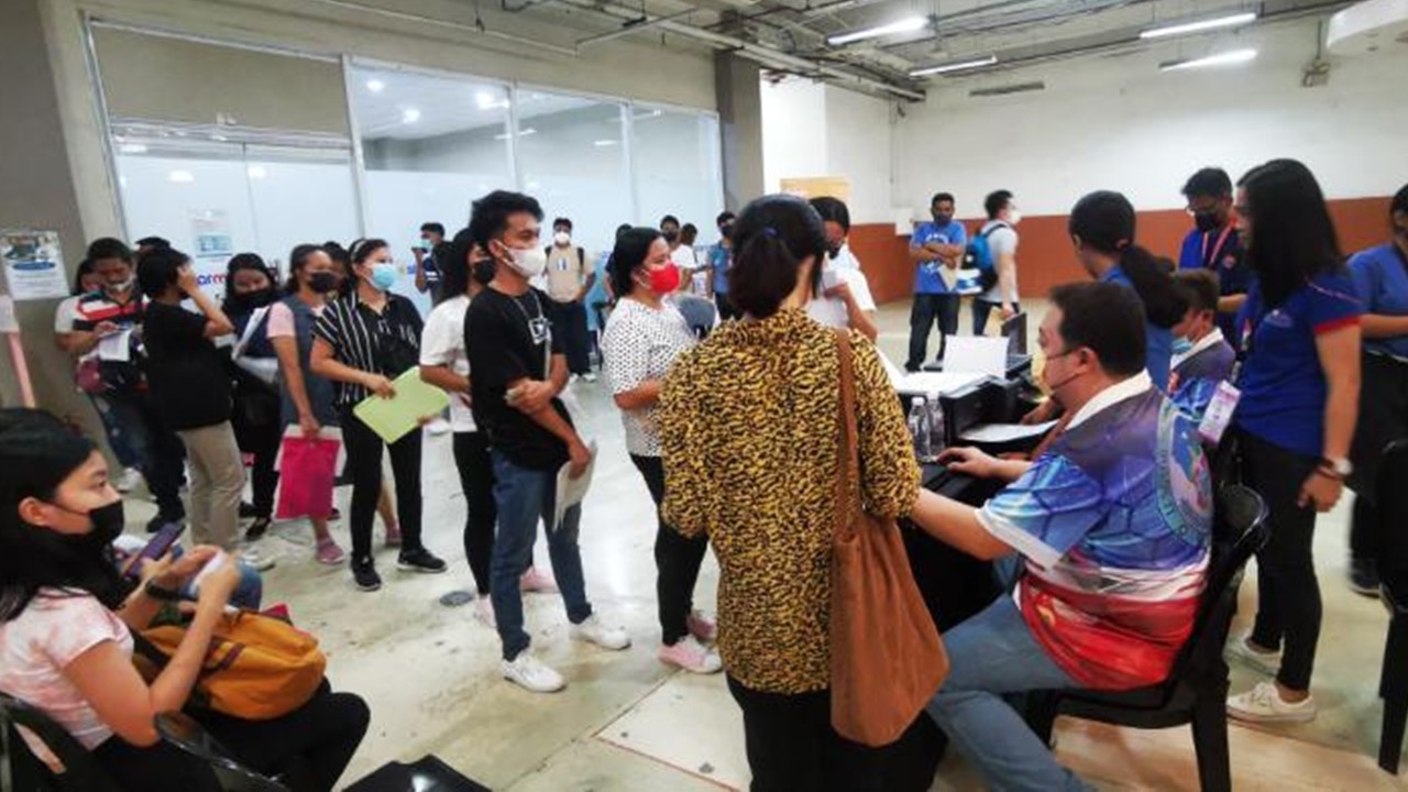 Isinasagawang Mega Job Fair sa San Jose Del Monte Bulacan, mahigit 20