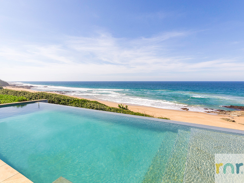 Salt Rock 5 Bedroom Luxury House on the Beach KSR3 RnR