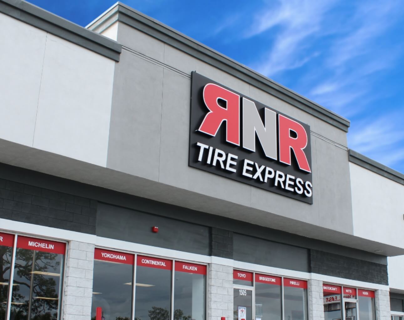 What makes RNR Tire Express unique? RNR Tire Express Franchise