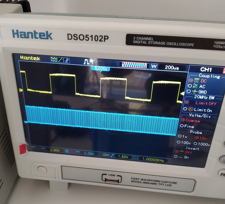 esp32 two frequency pwm output