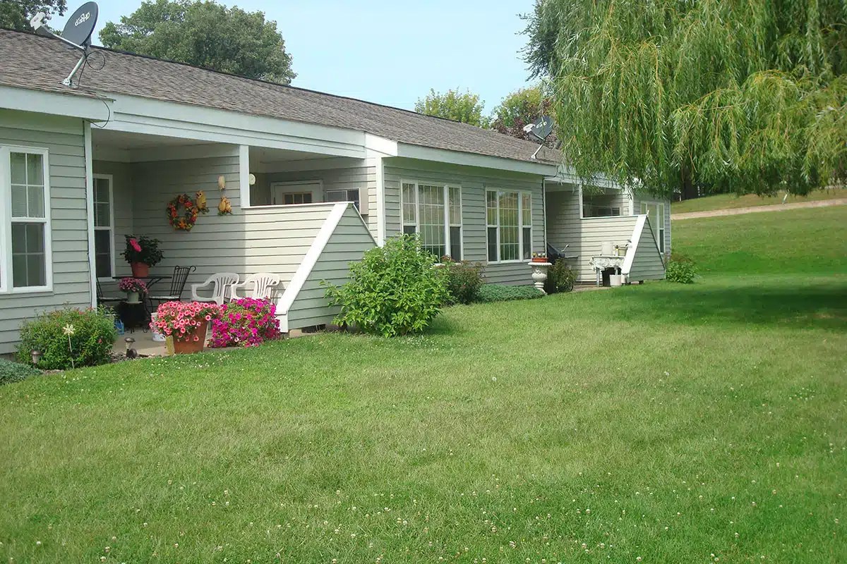 Edgewater Townhomes Courtyard Property Management