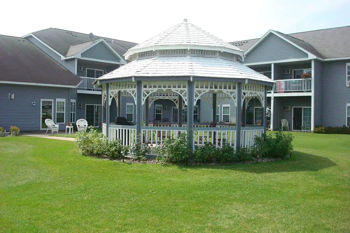 Park Place Apartments Courtyard Property Management