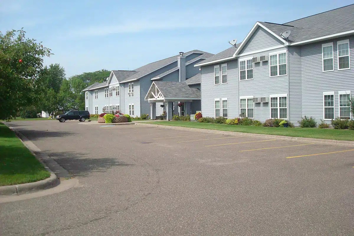 Park Place Apartments Courtyard Property Management