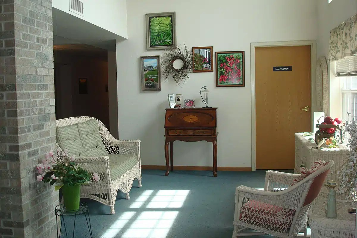 Park Place Apartments Courtyard Property Management