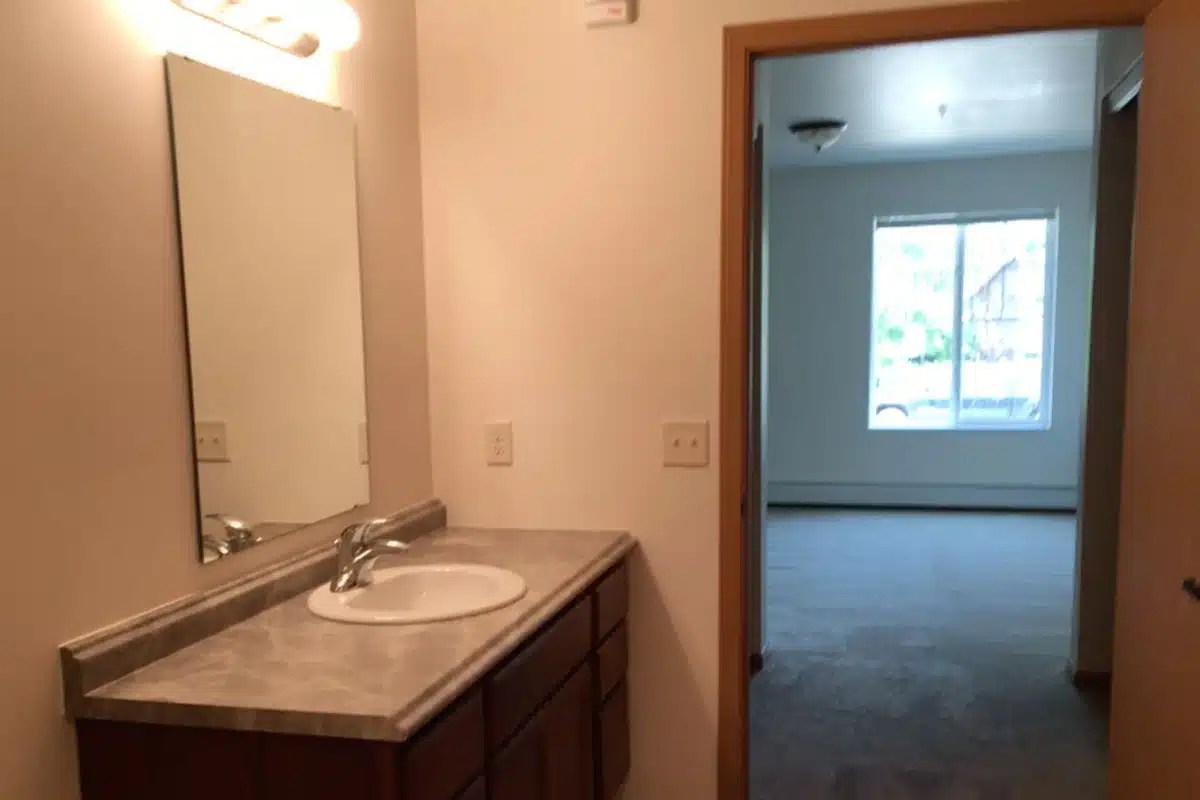 Harbor Landing Apartments Courtyard Property Management