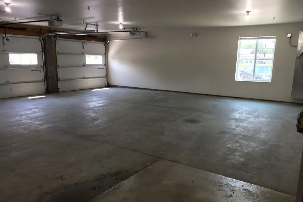 Harbor Landing Apartments Courtyard Property Management