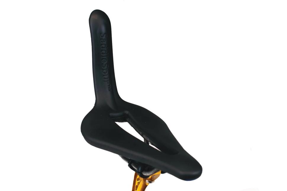 The SaddleSpur with a patented backrest redefines cycling comfort