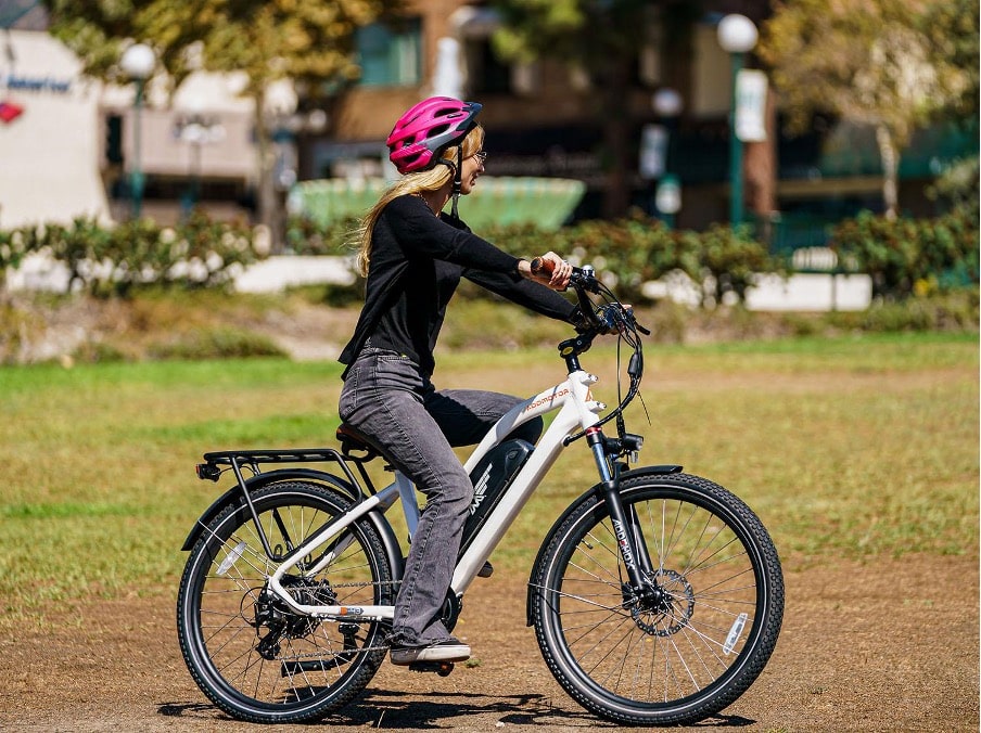 REVOLUTIONIZE YOUR DAILY COMMUTE WITH AN ELECTRIC BIKE FOR A HEALTHIER