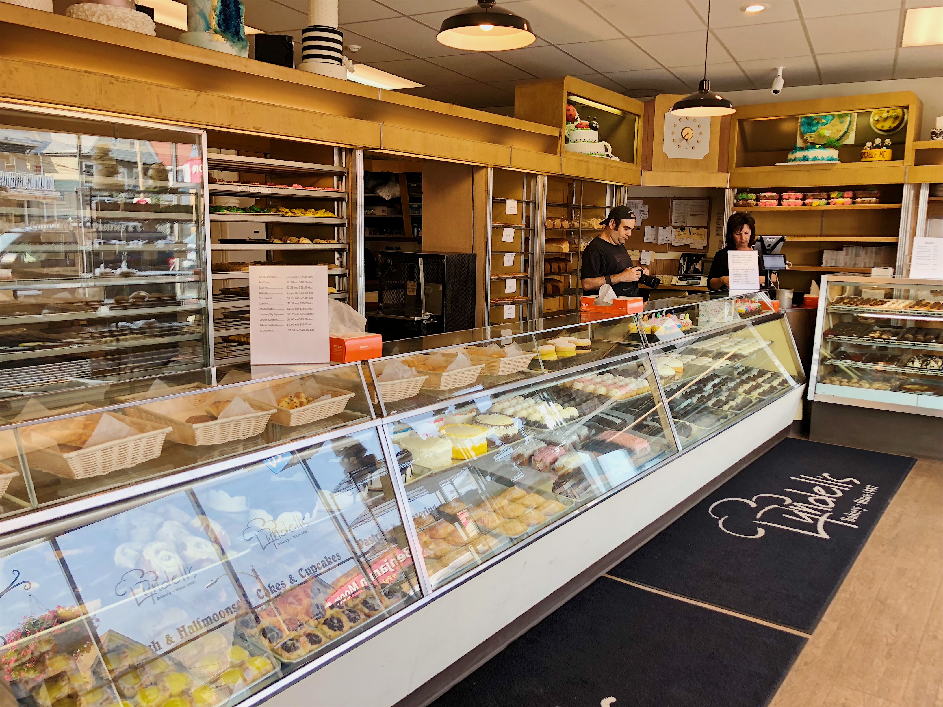 Lyndell's Bakery Roadfood