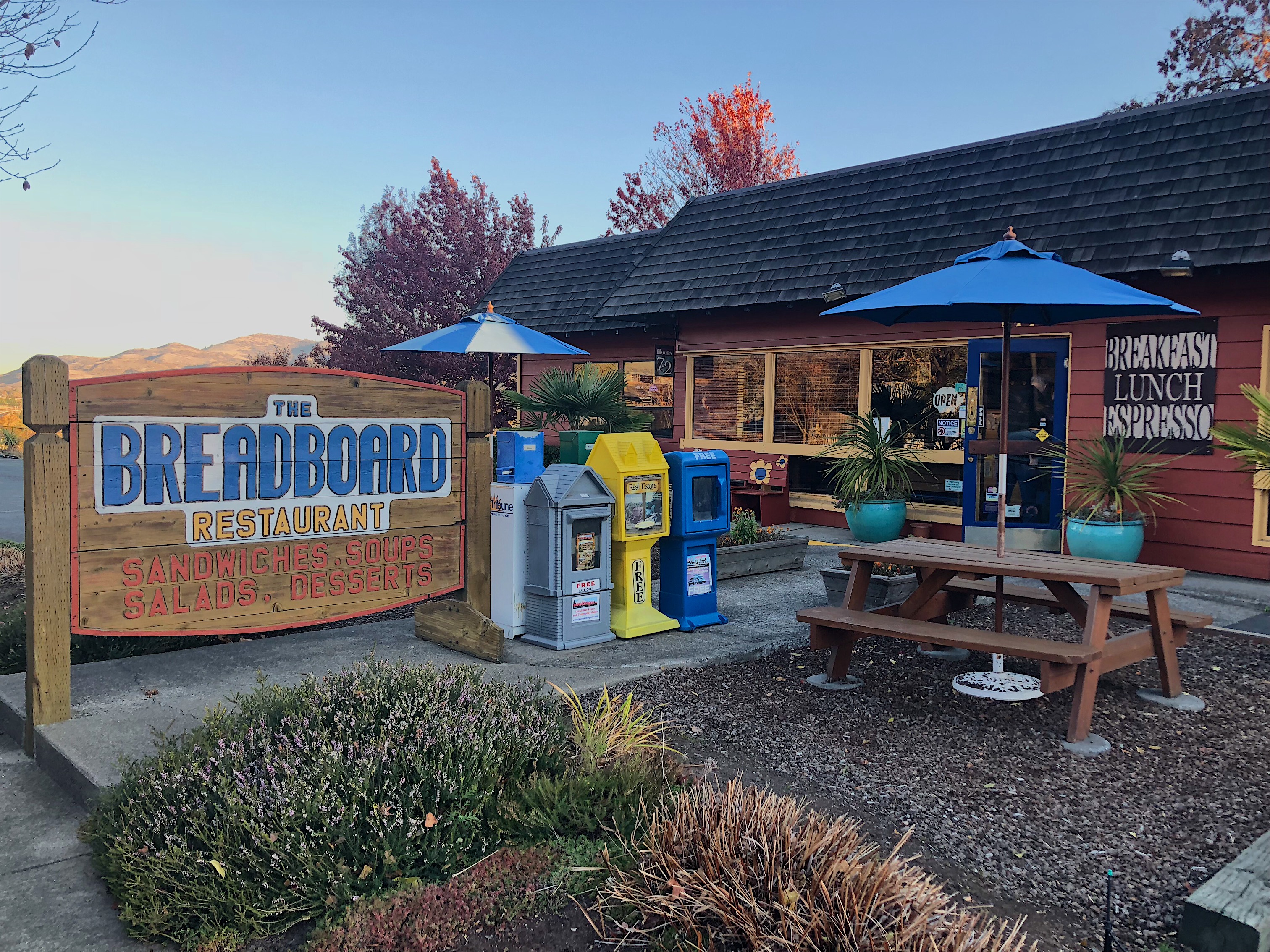 The Breadboard Restaurant Ashland, OR Review & What to Eat